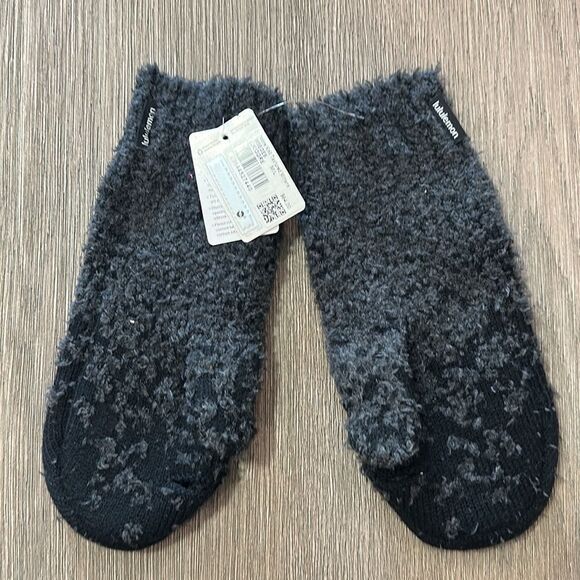 Lululemon M/L Women's Ombre Knit Textured Mittens black NWT gloves‎ - Picture 1 of 6
